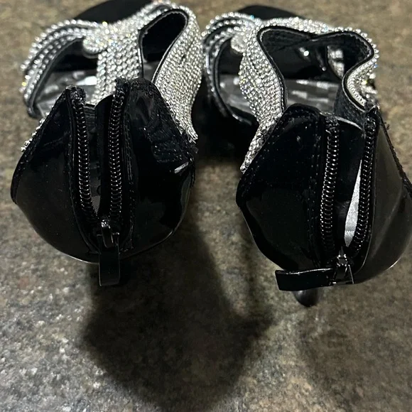 Delicacy Rhinestone Embellished Zippered Black Heels size 8 - Picture 8 of 8